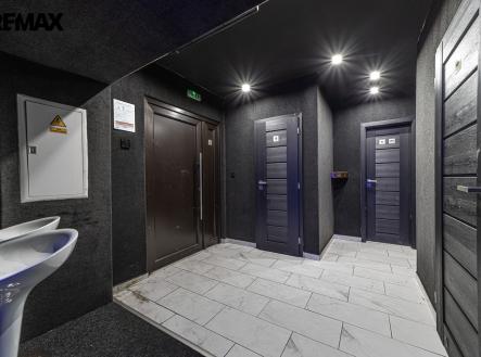 Prodej obchodní prostor, 140 m²