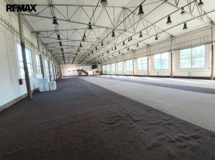 Prodej skladovací prostor, 1 500 m²