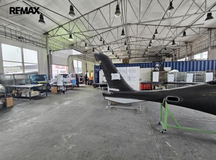 Prodej skladovací prostor, 1 500 m²