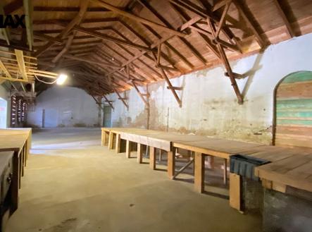 Pronájem skladovací prostor, 432 m²