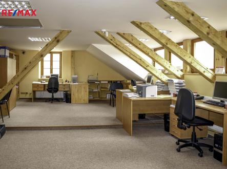 Prodej kanceláře, 200 m²