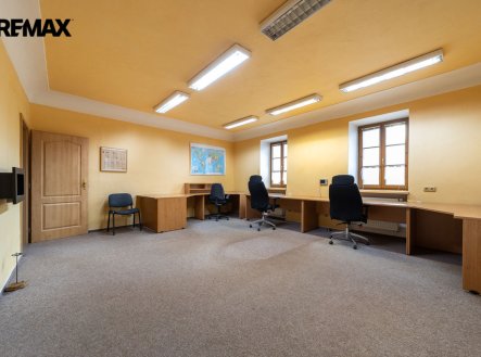 Prodej kanceláře, 180 m²