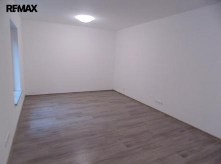 Pronájem bytu, 1+kk, 35 m²