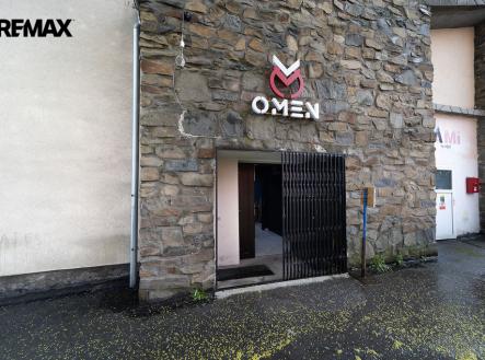 Pronájem obchodní prostory, 140 m²