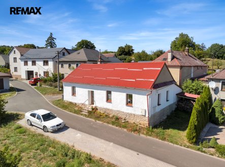Rodinný dům 5+1 s hospodářským zázemím a zahradou v obci Luká – Střemeníčko