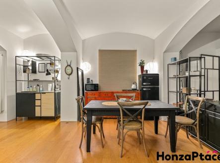 Prodej komerčního objektu, jiný, 66 m²