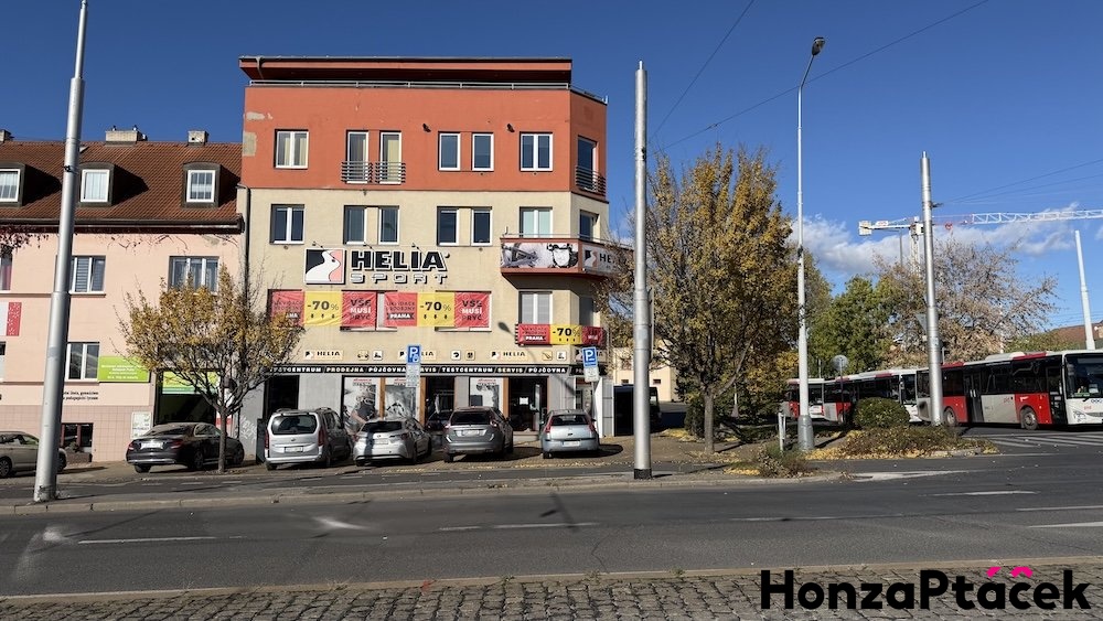 Pronájem obchodních prostor Kobylisy, realitní makléř v Praze, realitní kancelář PRAHA1