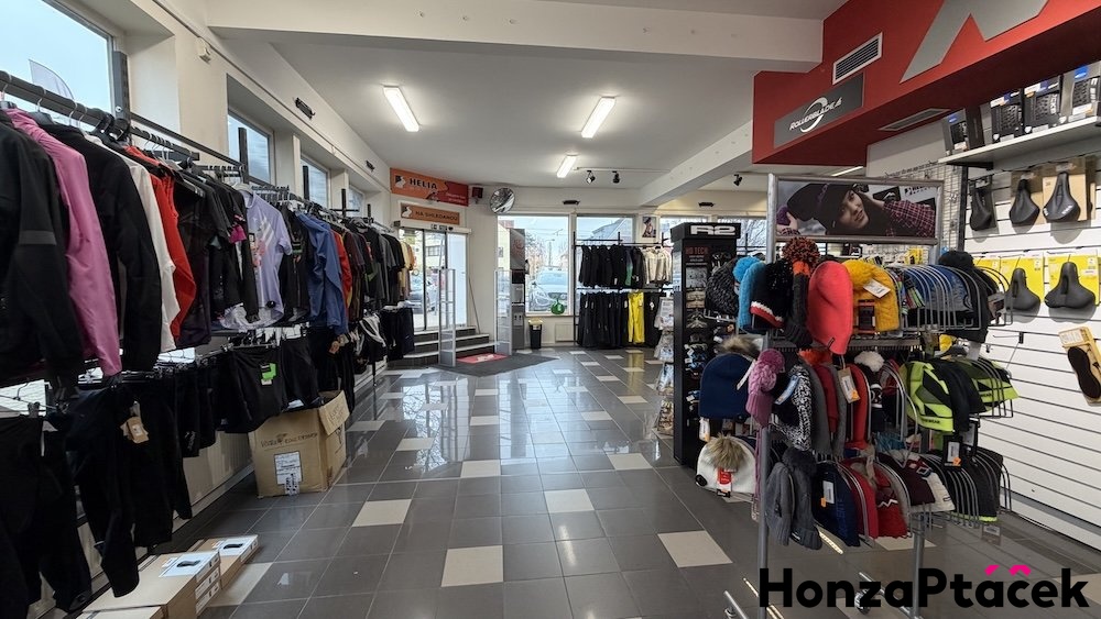 Pronájem obchodních prostor Kobylisy, realitní makléř v Praze, realitní kancelář PRAHA14