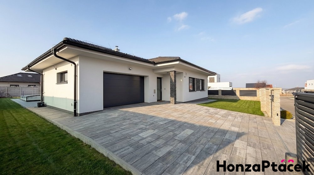 Prodej Rodinného domu Křenice, Honza Ptáček realitní makléř v Praze4