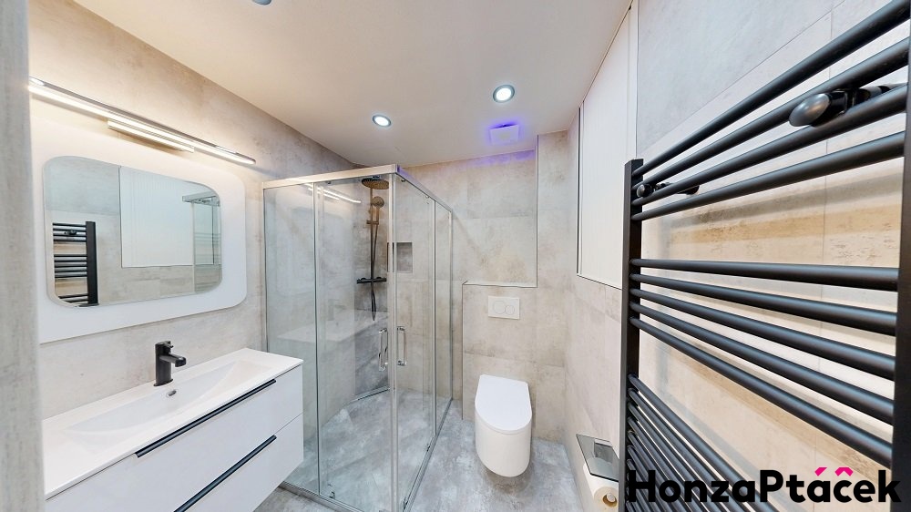 Pronájem bytu 2+kk,Schnirchova,Praha Honza Ptáček realitní makléř v Praze(3)