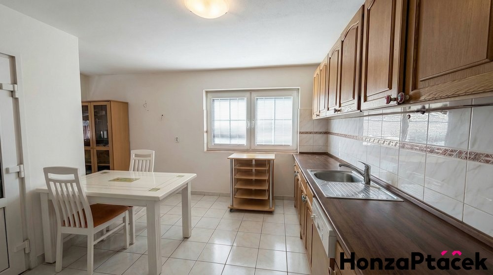 Prodej rodinného domu v Hájku u Uhřiněvsi,  Honza Ptáček realitní makléř v Praze plány dom