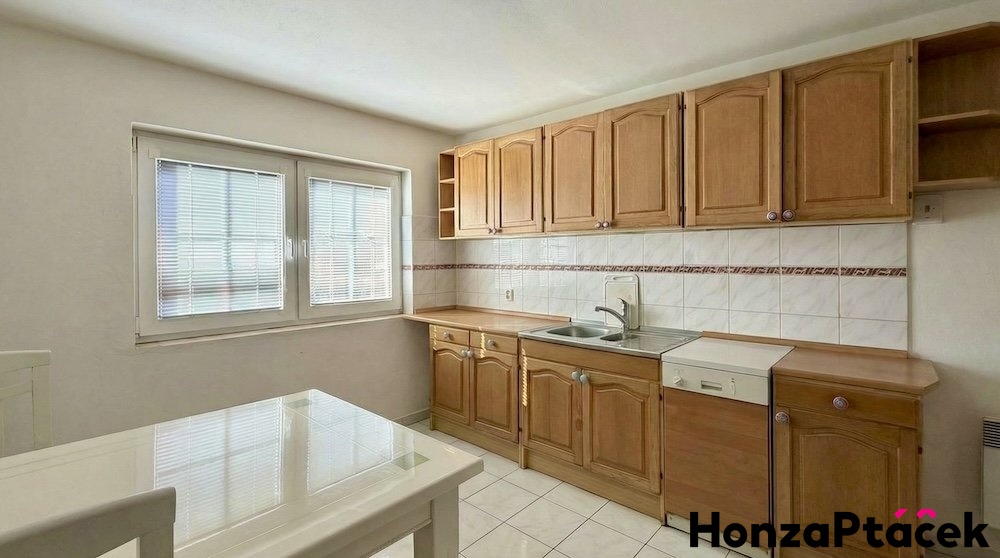 Prodej rodinného domu v Hájku u Uhřiněvsi,  Honza Ptáček realitní makléř v Praze plány dom