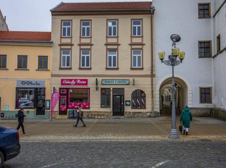 Prodej - nájemní dům, 1 603 m²