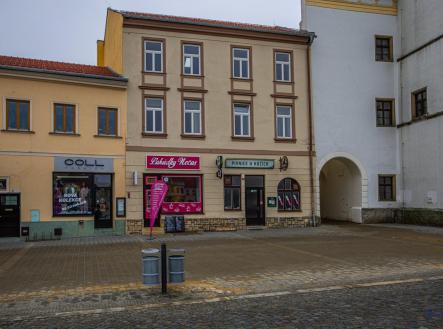 Prodej - nájemní dům, 1 603 m²