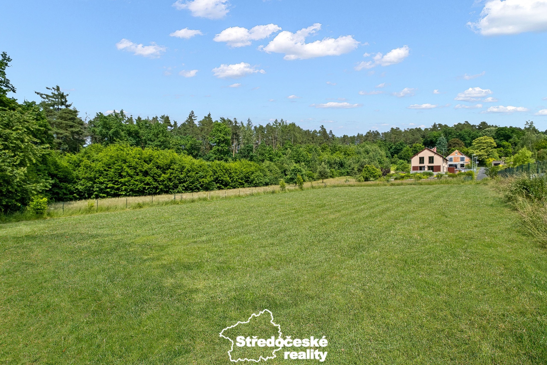 pohled na pozemek 
