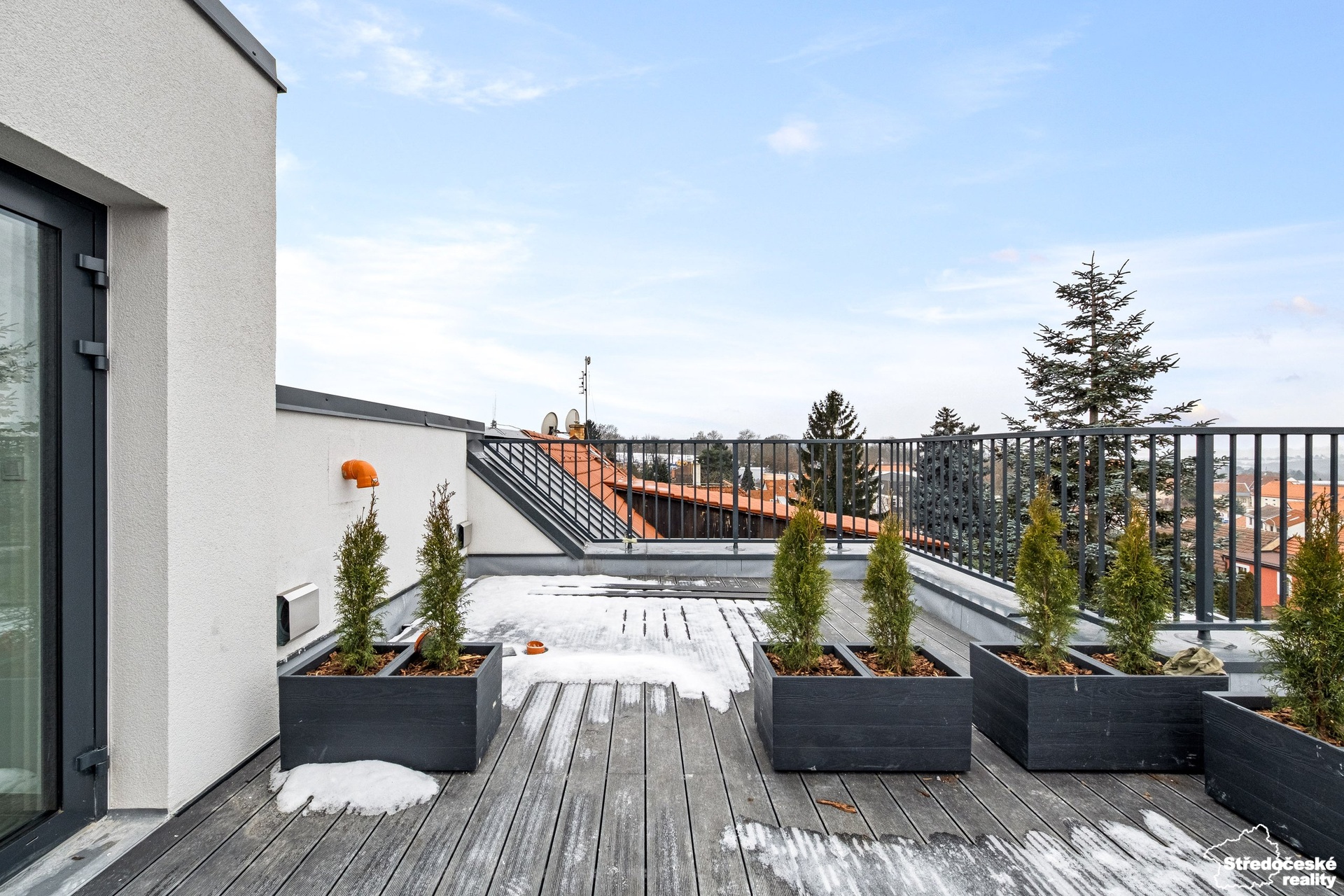 Prodej podkrovního bytu 3+kk, 54 m²/terasa 14 m²/sklep/parkovací místo - Praha - Dolní Chabry, novos