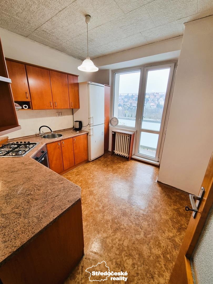 Pronájem bytu 3+1, 2xlodžie/komora/sklep, 82 m2, 3.p., část. zařízené, Machovcova ul., Praha 4 Braní