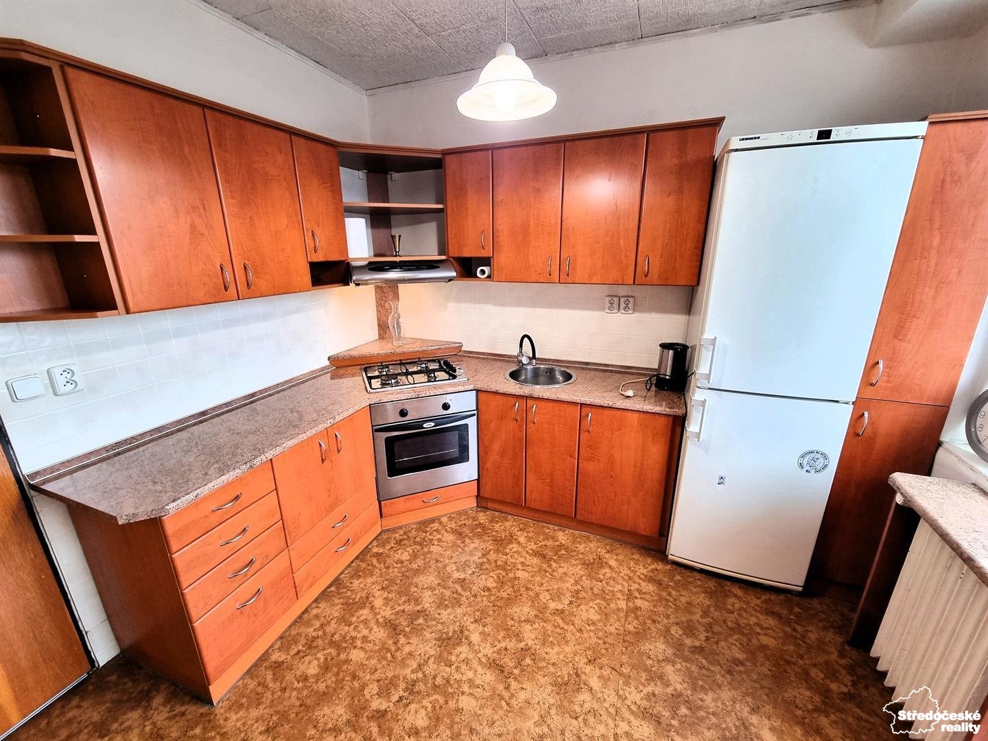 Pronájem bytu 3+1, 2xlodžie/komora/sklep, 82 m2, 3.p., část. zařízené, Machovcova ul., Praha 4 Braní