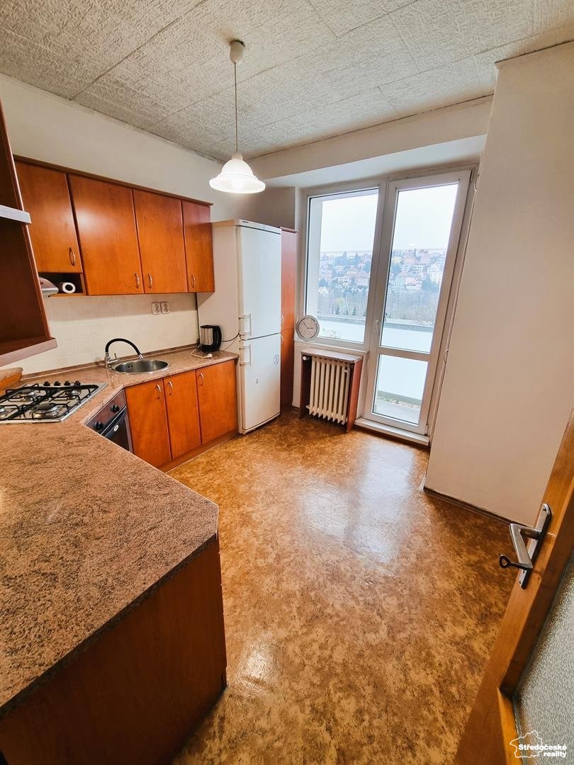 Pronájem bytu 3+1, 2xlodžie/komora/sklep, 82 m2, 3.p., část. zařízené, Machovcova ul., Praha 4 Braní