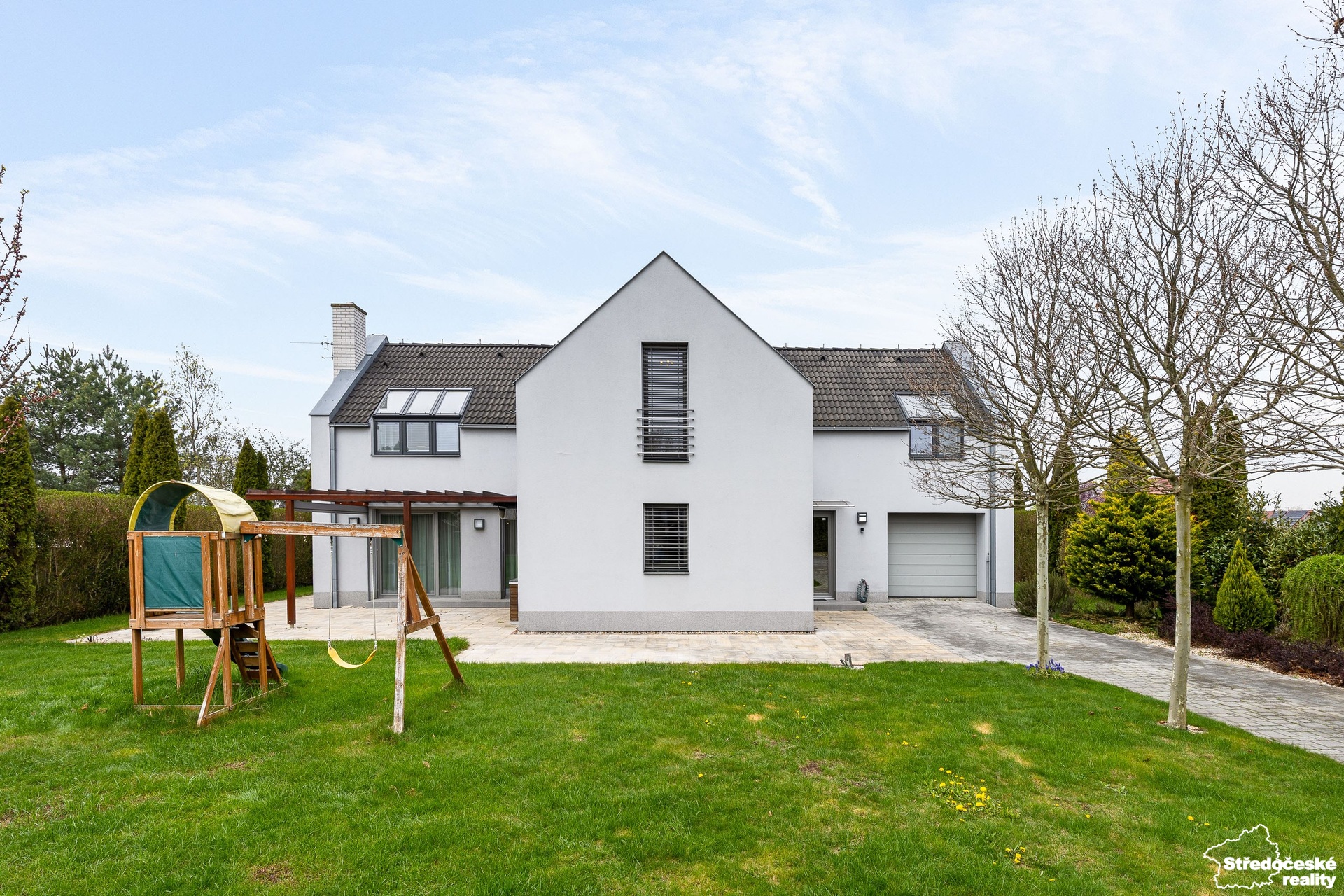 Čelní pohled na dům