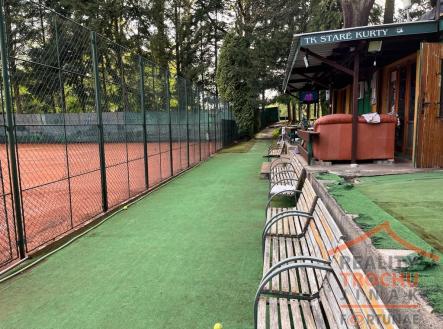 Prodej pozemku pro komerční výstavbu, 3 021 m²