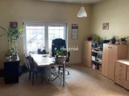 Pronájem komerčního objektu, sklad, 1 000 m²