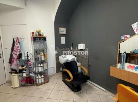 Pronájem - obchodní prostor, 16 m²