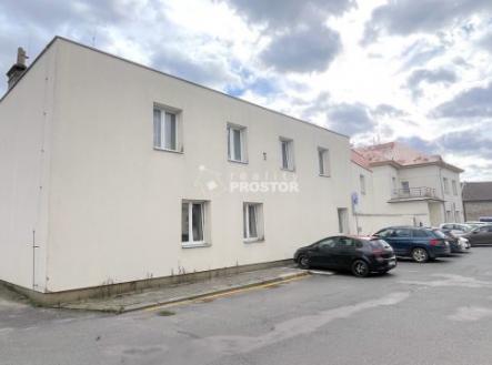 Pronájem kanceláře, 240 m²