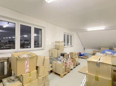 Pronájem komerčního objektu, sklad, 447 m²