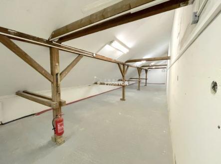 Pronájem komerčního objektu, sklad, 236 m²