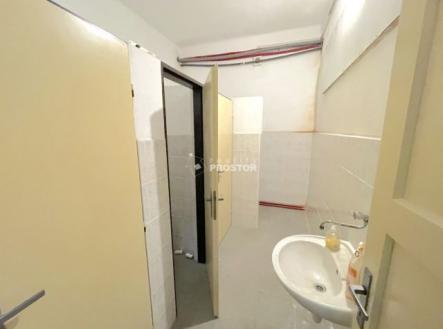 Pronájem komerčního objektu, sklad, 236 m²