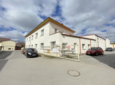 Pronájem kanceláře, 619 m²