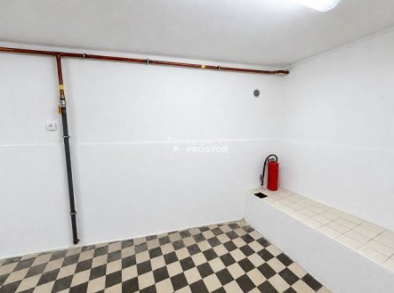 Pronájem komerčního objektu, sklad, 106 m²