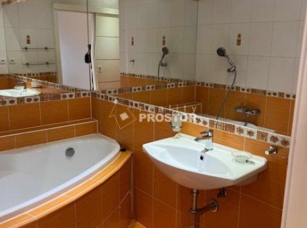 Pronájem bytu, 4+1, 82 m²