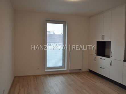 Pronájem bytu, 1+kk, 29 m²