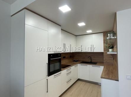 Pronájem bytu, 2+kk, 52 m²