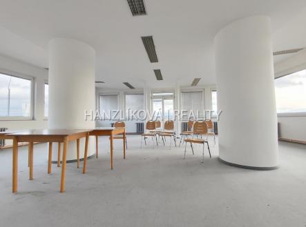 Pronájem kanceláře, 258 m²