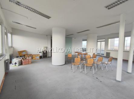 Pronájem kanceláře, 258 m²