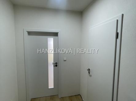 Pronájem bytu, 1+kk, 32 m²