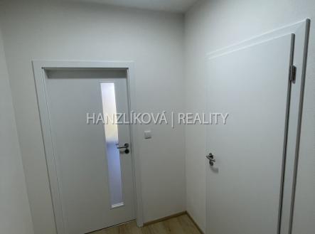 Pronájem bytu, 1+kk, 32 m²