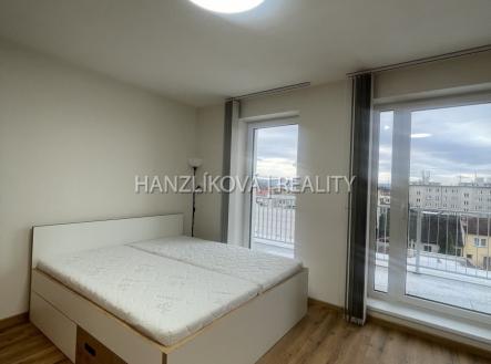 Pronájem bytu, 1+kk, 32 m²