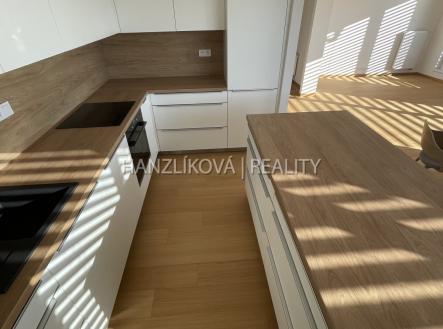 Pronájem bytu, 4+kk, 103 m²