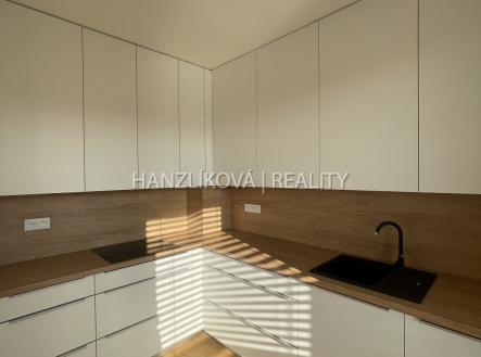 Pronájem bytu, 3+kk, 85 m²