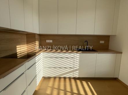 Pronájem bytu, 3+kk, 85 m²