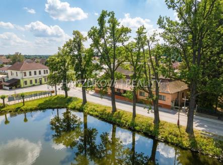 Prodej komerčního objektu, jiný, 1 253 m²