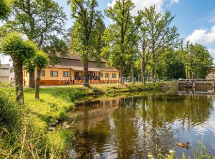 Prodej domu/vily, 1 253 m²