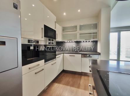 Pronájem bytu, 2+kk, 75 m²