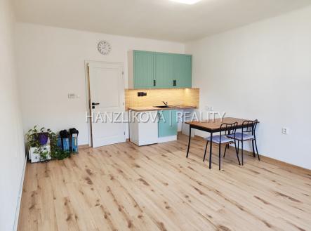 Pronájem bytu, 1+kk, 27 m²