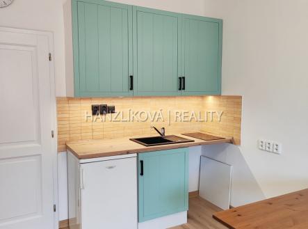 Pronájem bytu, 1+kk, 27 m²