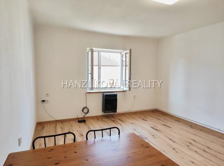 Pronájem bytu, 1+kk, 27 m²